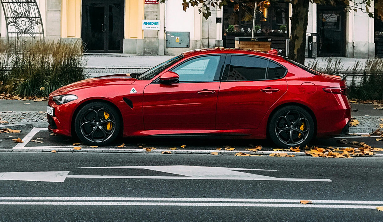 pexels-zvolskiy-1637859